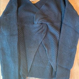 Cross back sweater black NEW